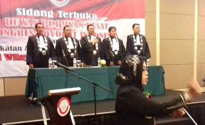 Pelantikan dan Pengukuhan Pengurus DPC KAI Surabaya dan Bojonegoro serta Pengangkatan Advokat KAI Jawa Timur. Hotel Pullman Surabaya, 23 April 2016