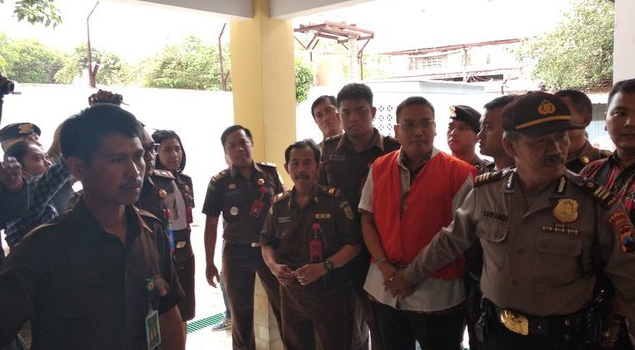 Air Mata dan Fakta yang Hilang dalam Dakwaan Iwan Adranacus